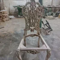 کارگر کارچسبون مبل