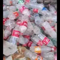 بطری نوشابه به فروش میرسد