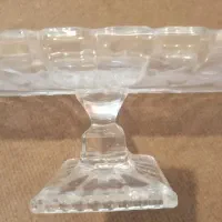 شیرینی خوری پایه دار