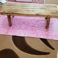 نیمکت چوبی سالم بدون ایراد