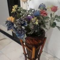 گل و گلدان چوبی