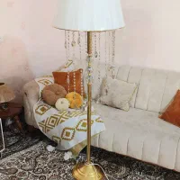 آباژور ایستاده