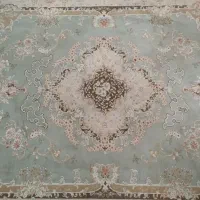 فرش طوسی سدری در حد نو، تمیز و سالم