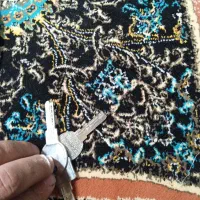 کلید گم شده 5عددباهم یک عدد پشتش سیاه است مریوان