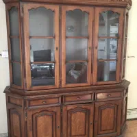 بوفه چوبی قدیمی درجه یک سالم و بدون خط و خش