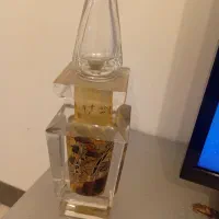 تنگ کریستال نقاشی داخل