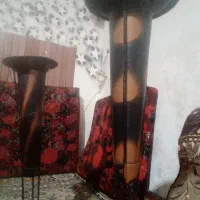 دو عدد گلدون فرفوژه کنار سالنی