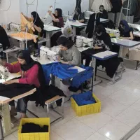 مزدی‌دوزی و چرخکاری تخصصی پوشاک