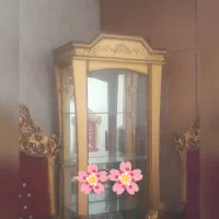 ویترین بلند طلایی