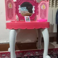 میز آرایش بچگانه