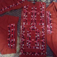 لباس های بلوچی نو موسومی با شال و بدلیجات عمده‌ای