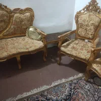 مبل سلطنتی هفت نفره به همراه سه تا میز