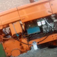 یک عدد تراکتور رومانی مدل 67تازه تعمیر