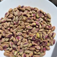 مغز پسته گلدار احمداقایی