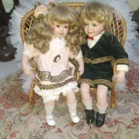 عروسک و اجناس آنتیک و مینیاتوری