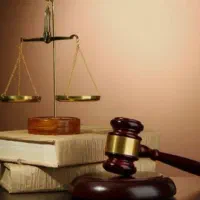 وکیل و مشاور حقوقی