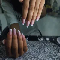 آموزش کاشت ناخن