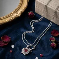 گردنبند قلب و شمشیر