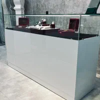میز ویترینی با شیشه سکوریت