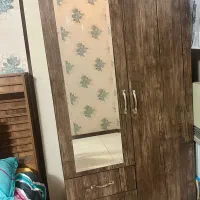 کمد اینه ای رگال دار و کشو دار و جا کفشی دار سالم
