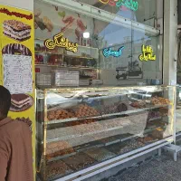 فروشنده شیرینی فروشی