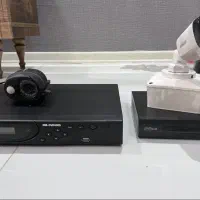 دو عدد دوربین و دو عدد دستگاه