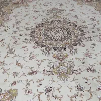 قالی نه متری هفتصد شانه تمیز