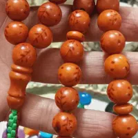 ۵ تا تسبیح سندلوس و کهربا خال دار اصل آلمان