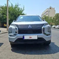 میتسوبیشی اوتلندر ۲۰۲۳ سفید Hلاین فول