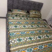 تخت ۲نفره با تشک و اینه بسیارتمیز