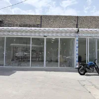مغازه تجاری ۱۲۰ متری با حاشیه عالی
