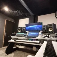 آموزش آوازوگیتار،تست صدادراستودیو موسیقی و آنلاین