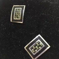 دکمه سردست شیک و خاص طرح هندسی (بسیار تمیز)