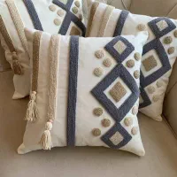 اجرا کوسن های پانچدوزی