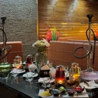 استخدام قلیون زن و نیروی خدمات