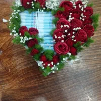 دسته گل باکس گل تاج گل