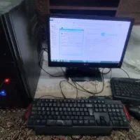 کامپیوتر اداری خانگی تلفن و صندلی گردان