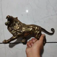 مجسمه شیر برنجی سنگین