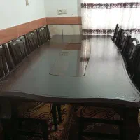 فروش میز غذا خوری هشت نفره سالم به علت نداشتن جا