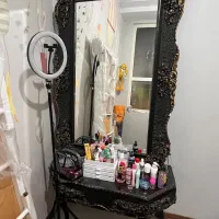 آینه و میز