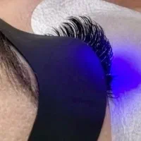 مدل برای اکستنشن یووی و بافت مژه