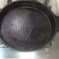 تابه چدن اصل مشهد، نچسب همراه با در سایز ۳۳