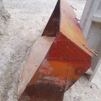 یک عدهانه ی بیل تراکتور