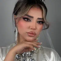 آموزش وخدمات تخصصی میکاپ و شنیون با تخفیف ویژه