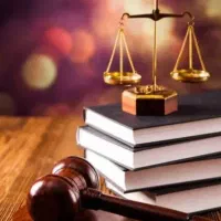 وکیل دادگستری خانم