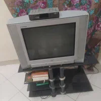 میز به همراه وسایل برقی