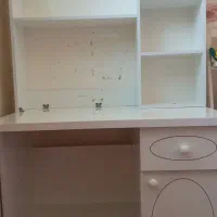 میز تحریر تاج دار