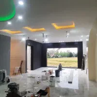 استخدام نیروی برای نقاشی ساختمان