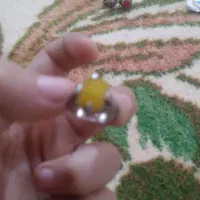 سه عدد انگشتر دو  عدد پلاک یه دسته بند و یک جعبه
