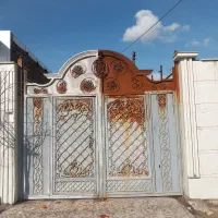 رنگ کردن درب خانه وپنجره و محل کار وغیر....
